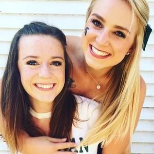 Meet your Posher, Claire